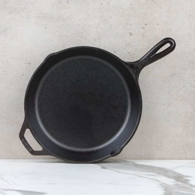 Lodge Cast Iron Skillet with Helper Handle - 10.25 Inch / 26 cm